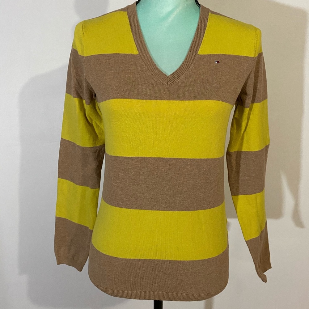 🛍🛍$15 SALE🛍🛍 Tommy Hilfiger Sweater